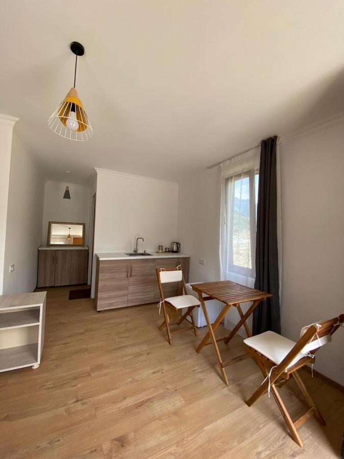 Cottage Qel Mestia Eksteriør billede