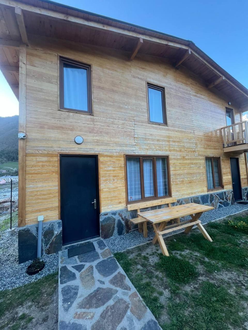 Cottage Qel Mestia Eksteriør billede