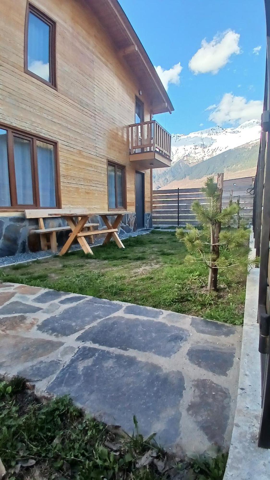 Cottage Qel Mestia Eksteriør billede